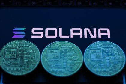 Solana surges amid altcoin rally, nearly triples its price over the past month