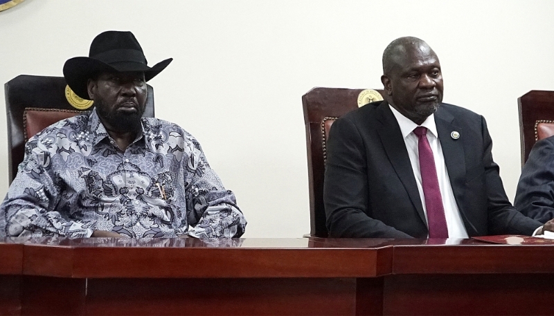 South Sudanese President Salva Kiir (L), and South Sudan