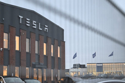 Workers in Sweden Will Expand Strike Against Tesla