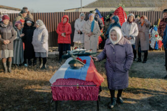 A Russian Village Buries a Soldier, and Tries to Make Sense of the War