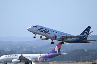 Alaska Airlines to acquire Hawaiian Airlines in $1.9 billion deal