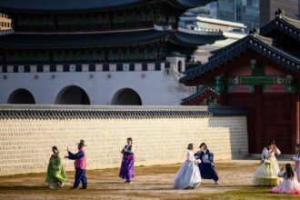 Police Investigate Graffiti Found on Seoul’s Main Palace