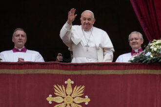 Pope, in Christmas Message, Laments Loss of Life in Israel-Hamas War