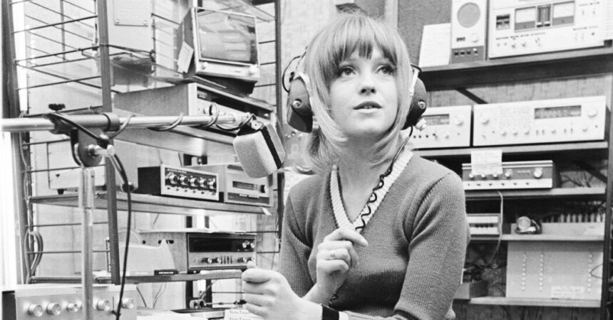 Annie Nightingale, Pathbreaking British D.J., Is Dead at 83