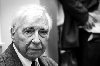 Arno J. Mayer, Unorthodox Historian of Europe’s Crises, Dies at 97