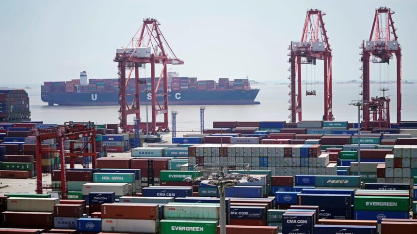 China's annual exports drop for the first time in seven years