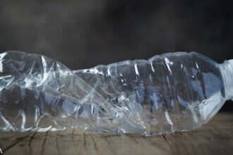 Does Your Bottled Water Contain Nanoplastics?