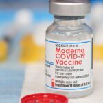 Florida Health Official Calls for Halt to Covid Vaccines