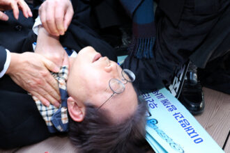 Lee Jae-myung, South Korea Opposition Leader, Is Stabbed