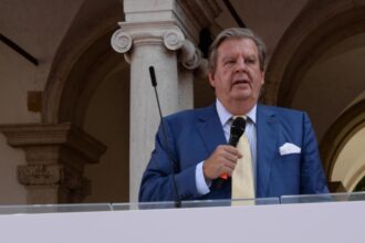 Madagascar : South African billionaire Johann Rupert's foundation arrives in Antananarivo