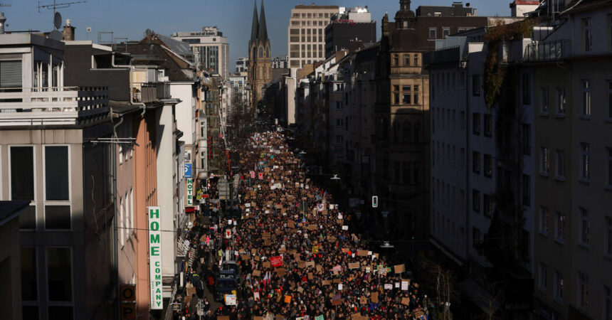 On Holocaust Memorial Day, Germans Rally Against Far Right and for Democracy