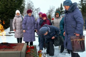 Ukraine Searches for Answers on Russian Plane Crash