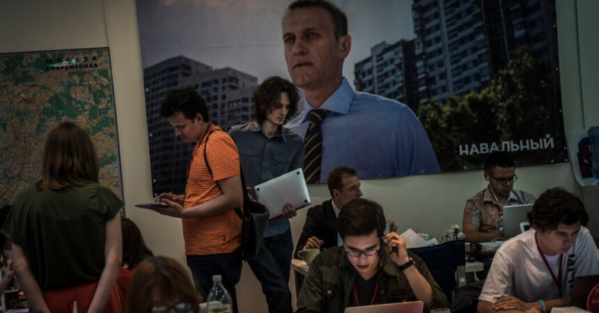 A Stunned Russian Opposition in Exile Considers a Future Without Navalny