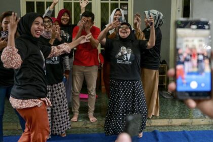 Indonesia's presidential hopefuls on TikTok to woo Gen Zs, millennials