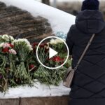 Police in Russia Detain Mourners at Navalny Memorials