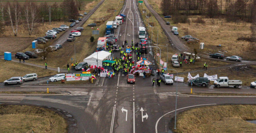 Protesting Polish Farmers Block Much of Ukraine’s Western Border