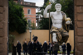 Rome’s Ancient Grandeur Towers Anew With a Copy of a Colossus