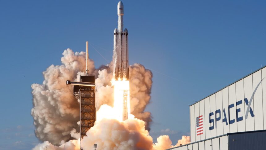 SpaceX Senior Vice President Tom Ochinero resigns