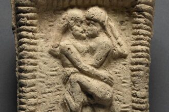 Who Kissed First? Archaeology Has an Answer.