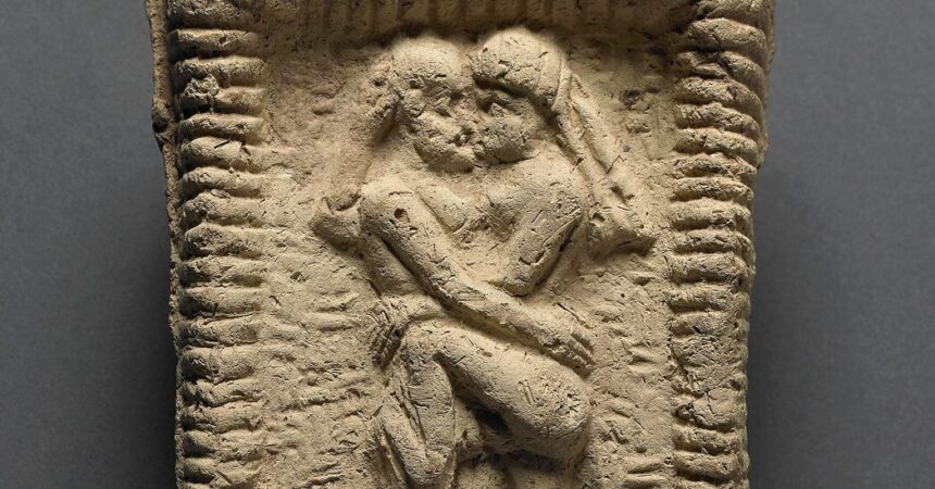 Who Kissed First? Archaeology Has an Answer.