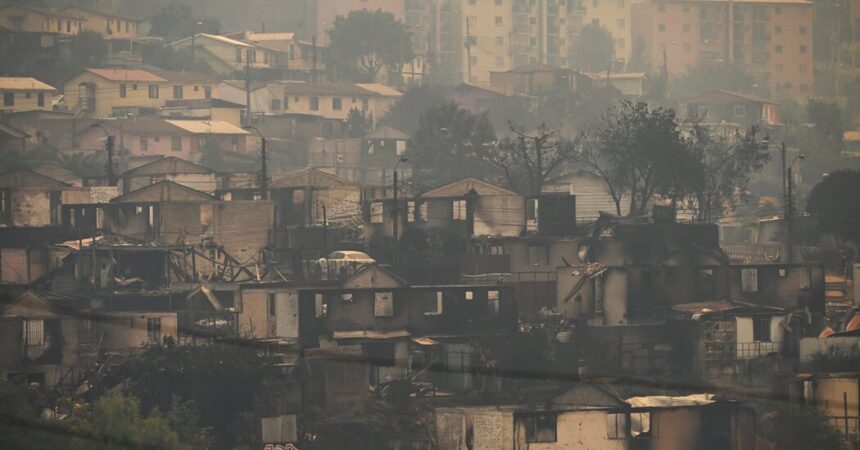 Wildfires Threaten 2 Chilean Cities, Destroying 1,000 Homes and Killing 19