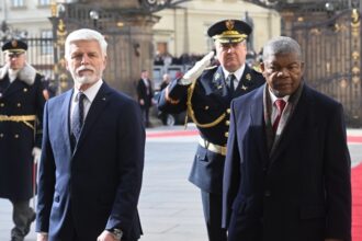 Angola : Lourenço brings defence agenda to Prague