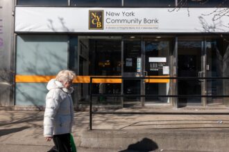 NYCB lost 7% of deposits in past month, slashes dividend to 1 cent